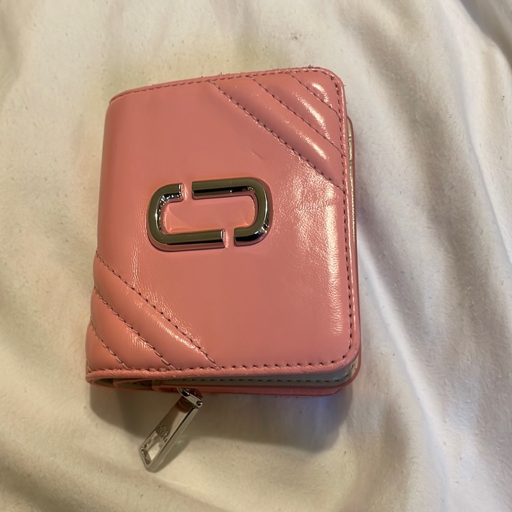 Marc jacobs pink wallet